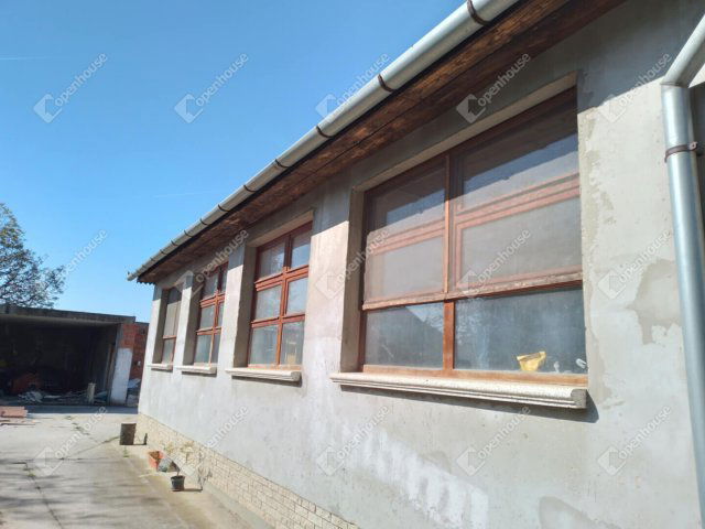 Eladó családi ház, Szabadkígyóson 43.5 M Ft, 5 szobás