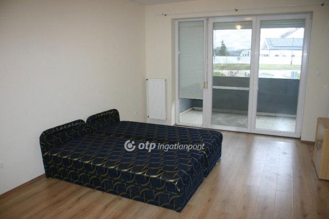 Eladó téglalakás, Vámosszabadin 45.99 M Ft, 1 szobás