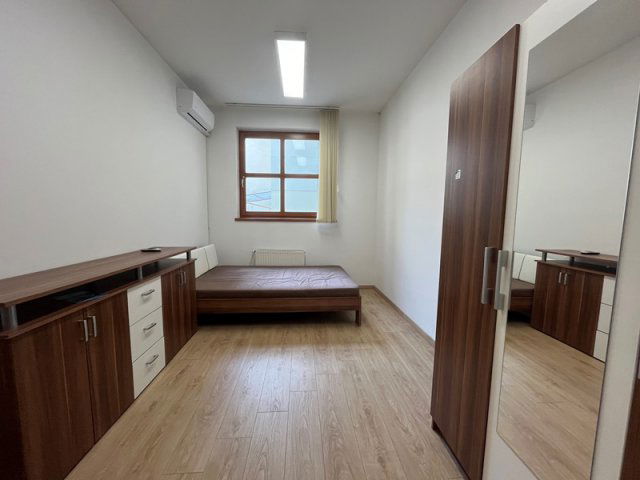 Kiadó téglalakás, albérlet, Pécsett 200 E Ft / hó, 2 szobás