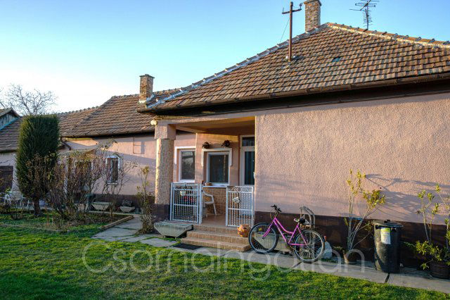 Eladó családi ház, Szárföldön 45 M Ft, 3 szobás