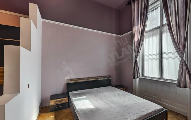 Eladó téglalakás, Budapesten, VIII. kerületben, Pál utcában