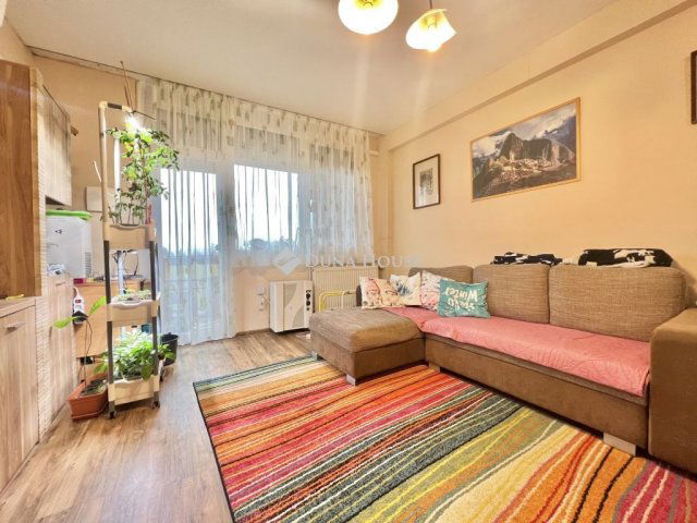 Eladó téglalakás, Veszprémben 67.99 M Ft, 3 szobás