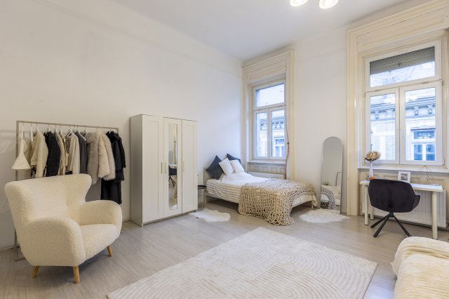 Eladó téglalakás, Budapesten, VIII. kerületben, József körúton