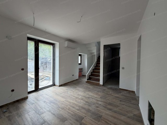 Eladó családi ház, Környén 114.99 M Ft, 5 szobás