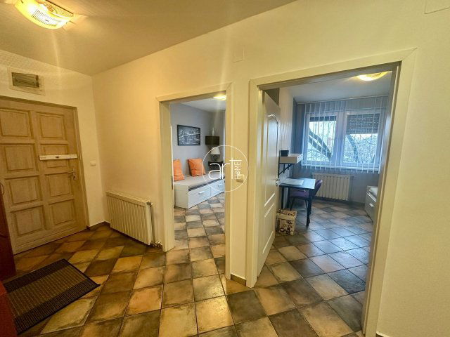 Kiadó téglalakás, albérlet, Szegeden, Párizsi körúton