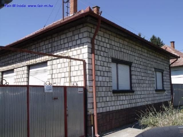 Eladó családi ház, Mindszenten 10 M Ft, 3 szobás