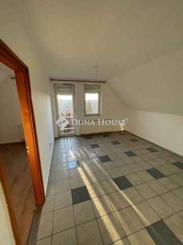 Eladó téglalakás, Győrött 44.4 M Ft, 2 szobás