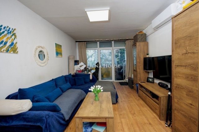 Eladó panellakás, Pécsett 43.9 M Ft, 2 szobás