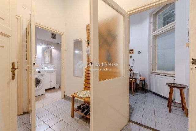 Eladó téglalakás, Budapesten, V. kerületben 84 M Ft, 2 szobás