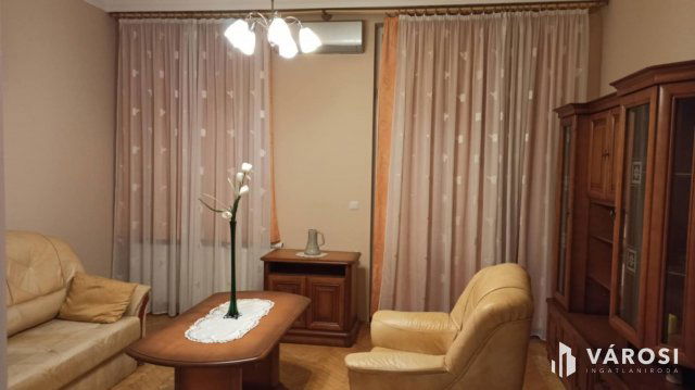 Kiadó téglalakás, albérlet, Debrecenben 249 E Ft / hó, 3 szobás