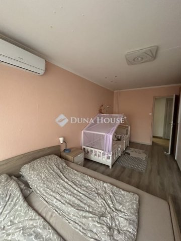 Eladó panellakás, Budapesten, III. kerületben 64.9 M Ft, 2 szobás