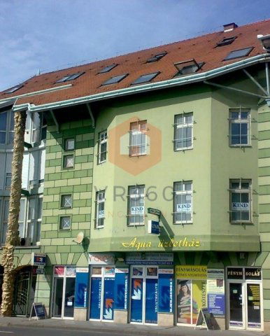 Eladó téglalakás, Pécsett 72 M Ft, 4 szobás