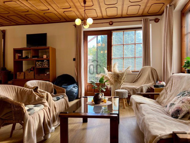 Eladó családi ház, Balatonlelleén 104.9 M Ft, 9 szobás