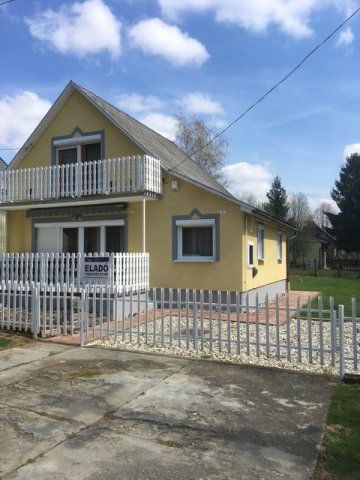Eladó családi ház, Dombóváron 36.5 M Ft, 1+2 szobás