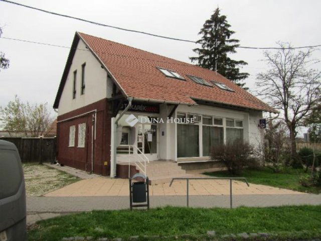 Eladó iroda, Kiszomboron 25.645 M Ft, 1 szobás