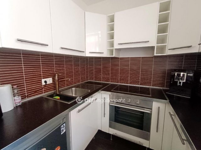 Eladó téglalakás, Szigetszentmiklóson 65 M Ft, 2 szobás