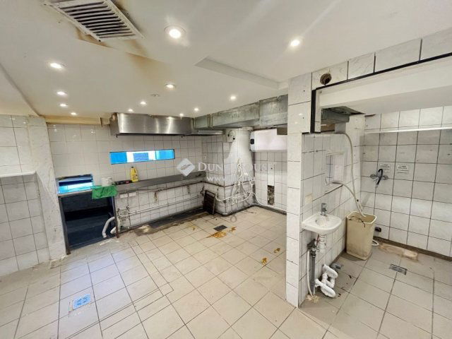 Eladó üzlethelyiség, Budapesten, V. kerületben 399 M Ft