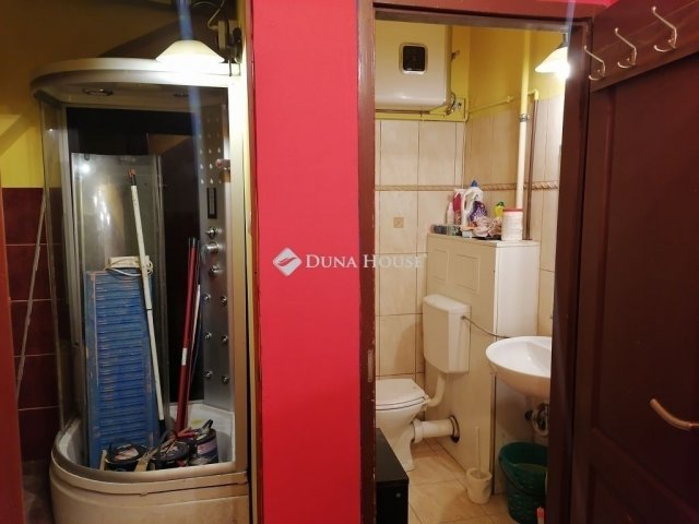 Eladó üzlethelyiség, Budapesten, VI. kerületben 61.9 M Ft