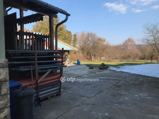 Eladó családi ház, Sásdon 41.544 M Ft, 2 szobás