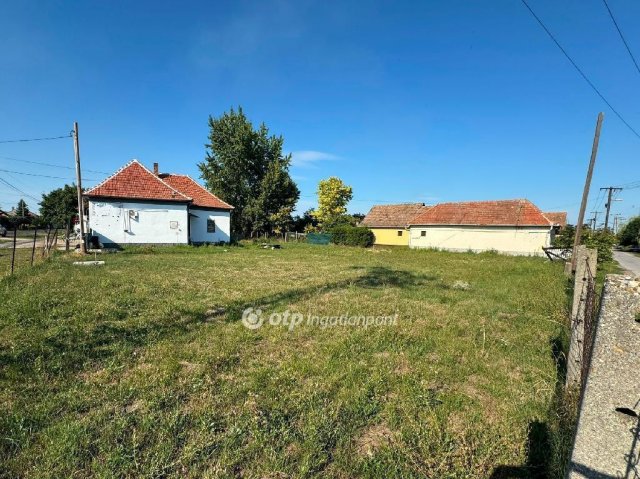 Eladó telek, Poroszlón 8.9 M Ft / költözzbe.hu