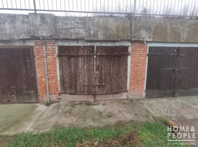 Eladó garázs, Szegeden 10 M Ft / költözzbe.hu