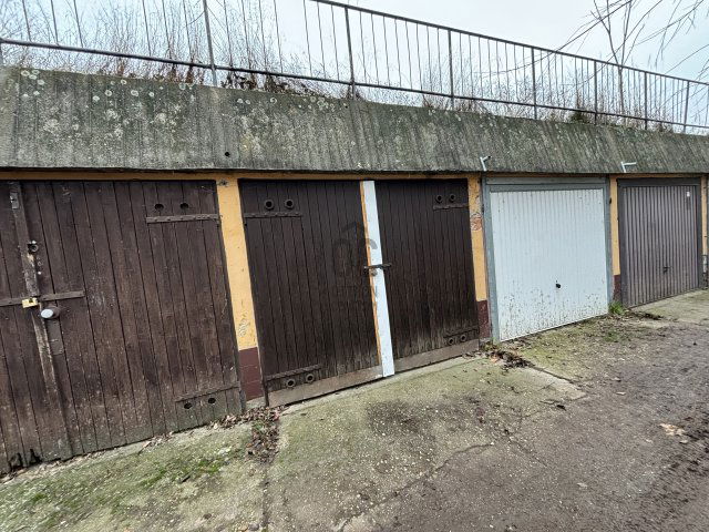 Eladó garázs, Szegeden 11 M Ft / költözzbe.hu