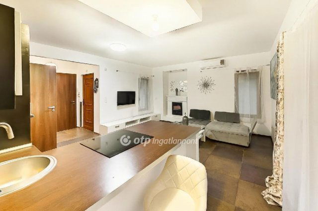 Eladó ikerház, Veresegyházon 119.9 M Ft, 3 szobás