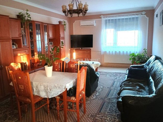 Eladó családi ház, Nagykőrösön 79.9 M Ft, 5 szobás