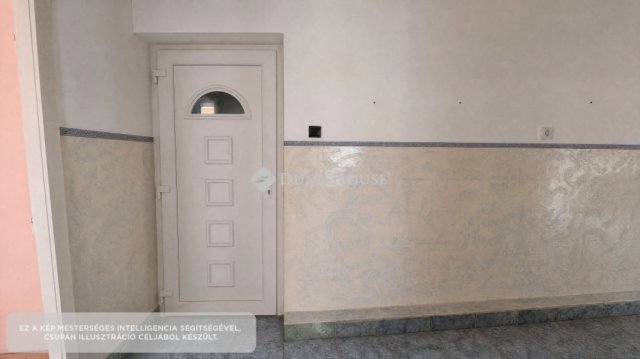 Eladó téglalakás, Komlón 13.5 M Ft, 3 szobás
