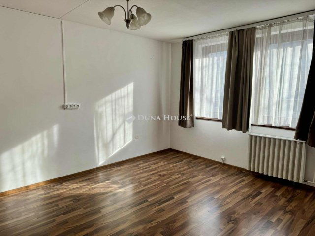 Kiadó panellakás, albérlet, Kecskeméten 120 E Ft / hó, 1 szobás