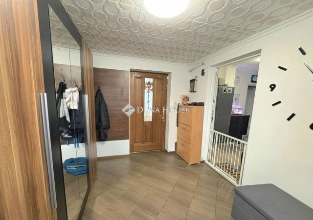 Eladó nyaraló, Tóalmáson 30 M Ft, 3 szobás