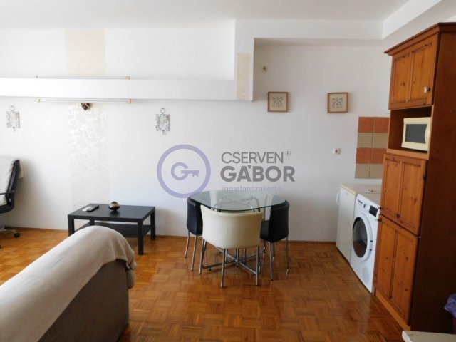 Eladó téglalakás, Debrecenben 49.5 M Ft, 1+1 szobás