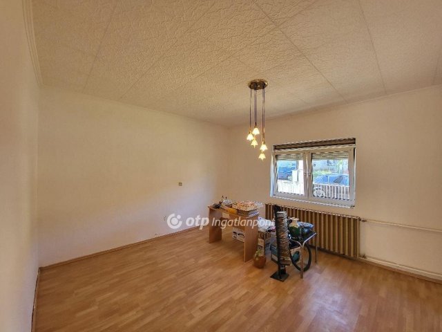 Eladó családi ház, Tamásiban 35 M Ft, 3 szobás