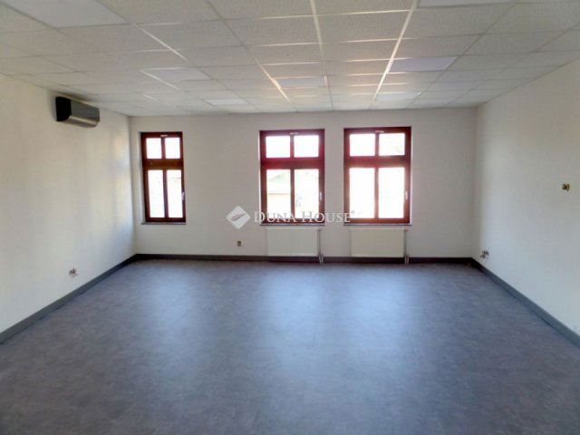 Kiadó iroda, Nyíregyházán 600 E Ft / hó, 1 szobás