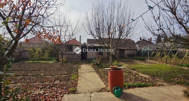 Eladó családi ház, Bogádon 64.99 M Ft, 4 szobás