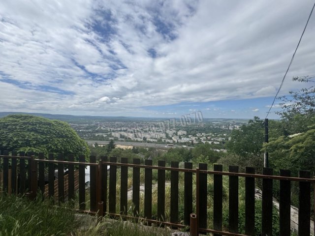 Eladó családi ház, Tatabányán, Panoráma úton 34.5 M Ft
