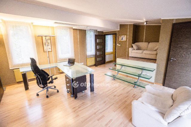 Kiadó családi ház, albérlet, Budapesten, II. kerületben