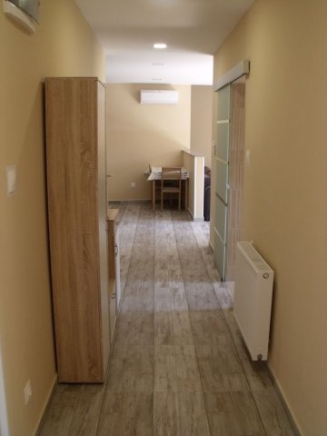 Kiadó téglalakás, albérlet, Pécsett, Apáca utcában, 3 szobás