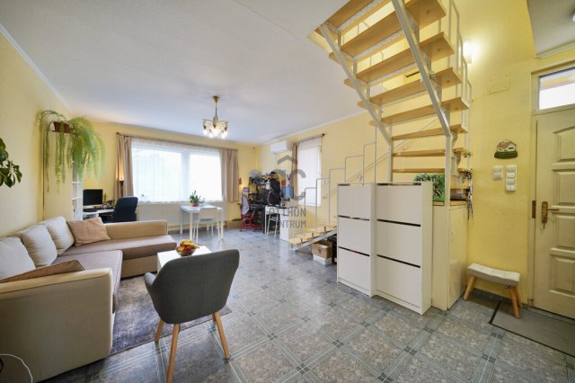 Eladó családi ház, Felsőpakonyban 78 M Ft, 4 szobás