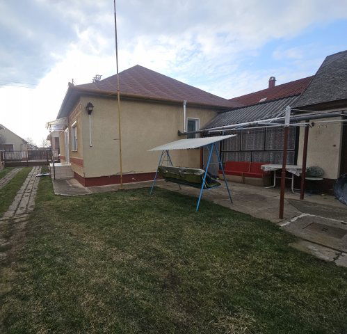 Eladó családi ház, Ebesen 59 M Ft, 3 szobás