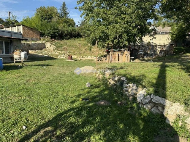 Eladó családi ház, Sárisápon 44.9 M Ft, 3 szobás