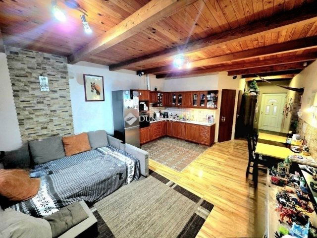 Eladó ikerház, Szigetszentmiklóson 79.9 M Ft, 4 szobás