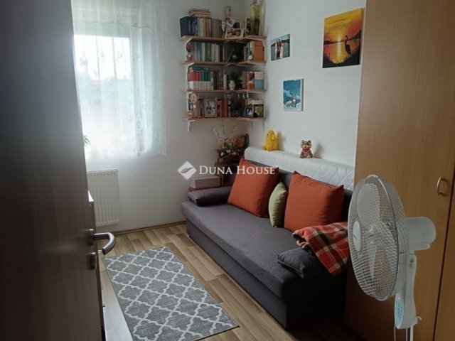 Eladó téglalakás, Üllőn 76 M Ft, 3 szobás