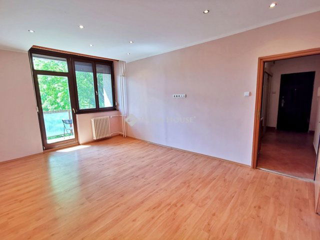 Eladó téglalakás, Tatabányán 33.99 M Ft, 1+1 szobás