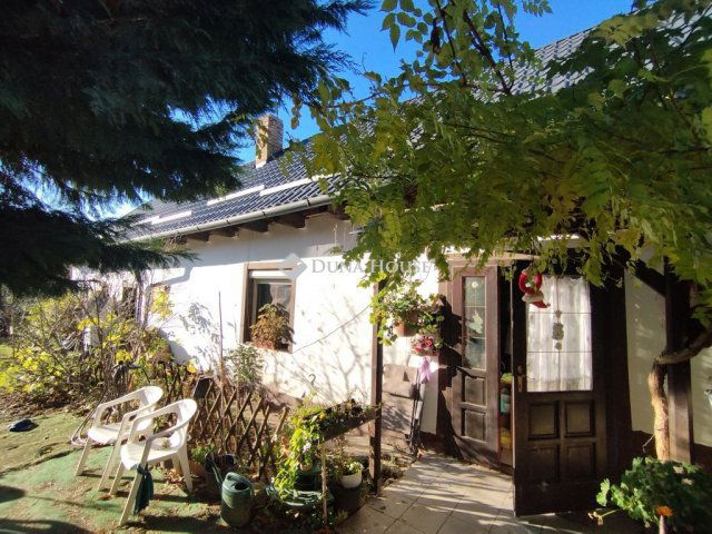 Eladó családi ház, Tatabányán 34.99 M Ft, 3 szobás