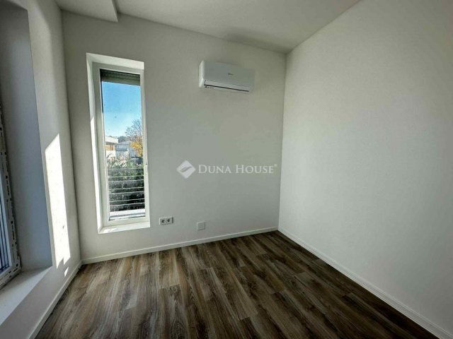 Eladó ikerház, Siófokon 84.75 M Ft, 3 szobás