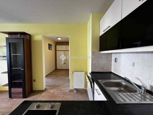 Eladó téglalakás, Budapesten, VIII. kerületben 74.9 M Ft