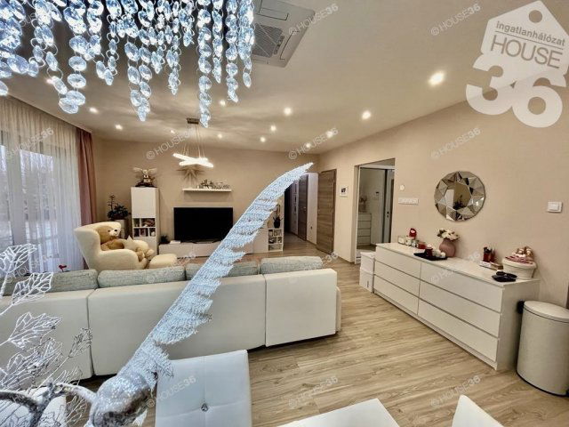 Eladó családi ház, Kecskeméten 145 M Ft, 6 szobás