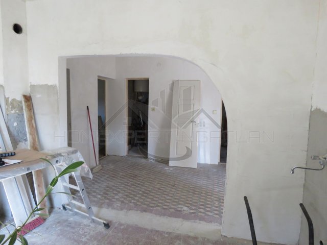 Eladó családi ház, Győrött 63.5 M Ft, 2 szobás