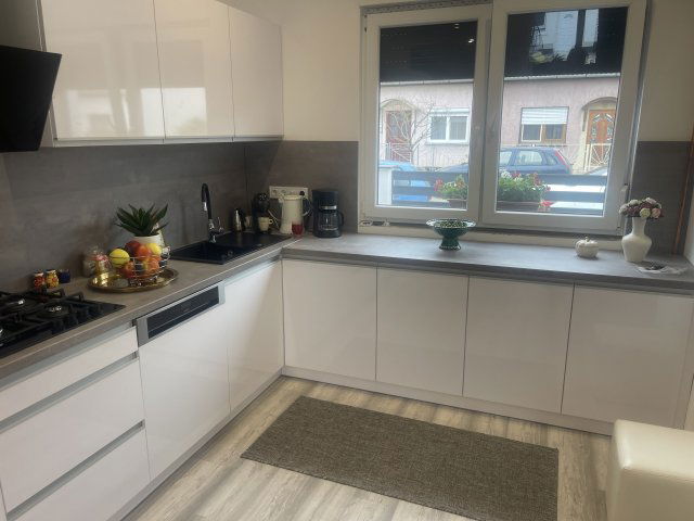 Eladó családi ház, Baján 62.9 M Ft, 3+1 szobás